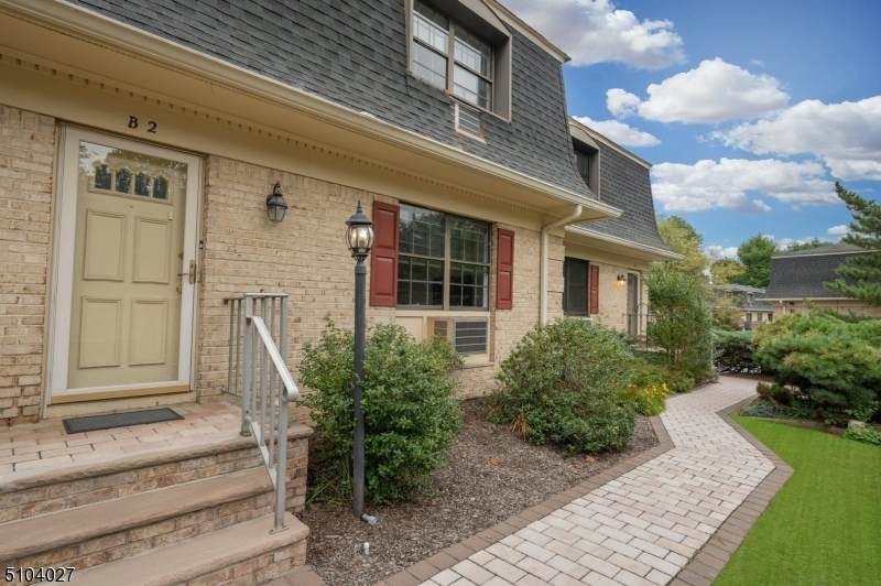 768 Springfield Ave - Photo 1