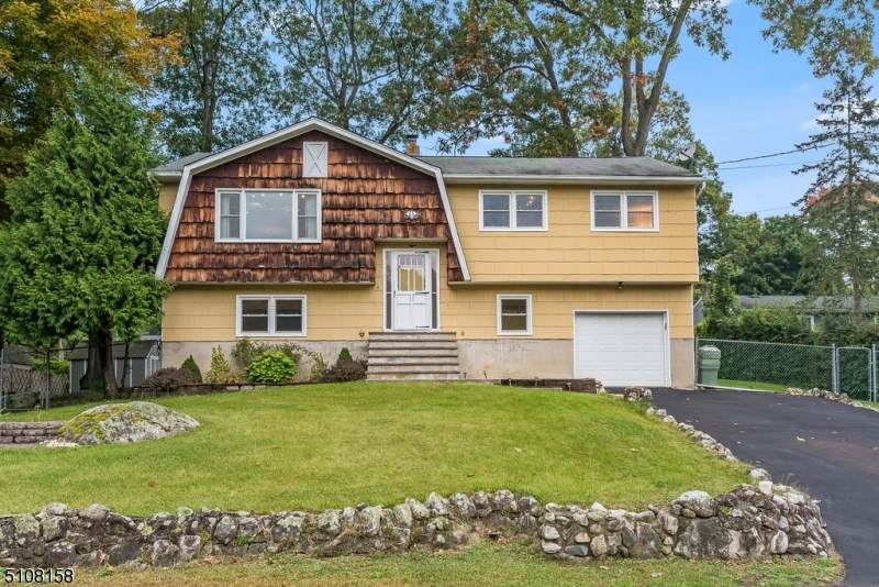 8 Adair St - Photo 1