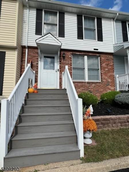 19 Dayna Ct - Photo 1