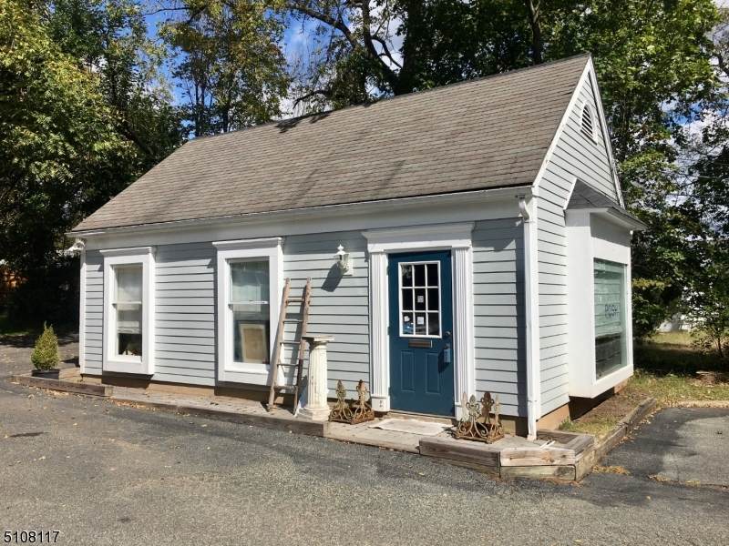 315 Main St - Photo 1