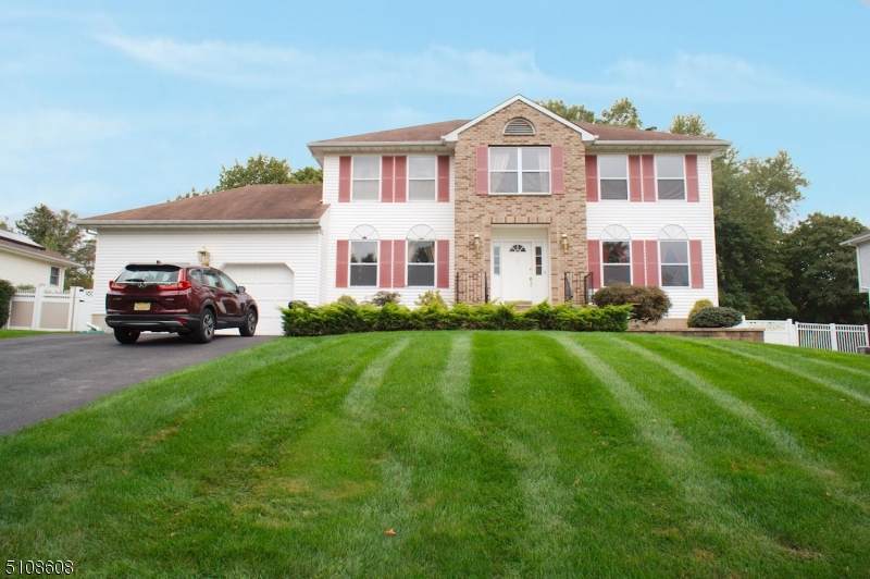 27 Barbour Pl - Photo 1