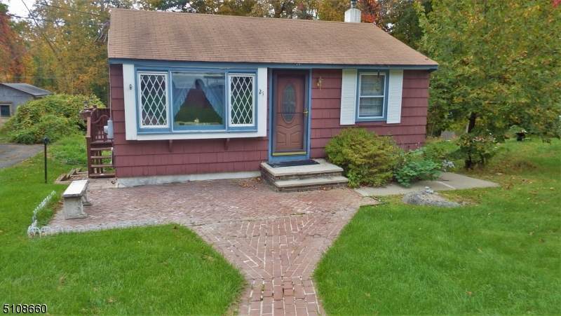 21 Sachem Rd - Photo 1