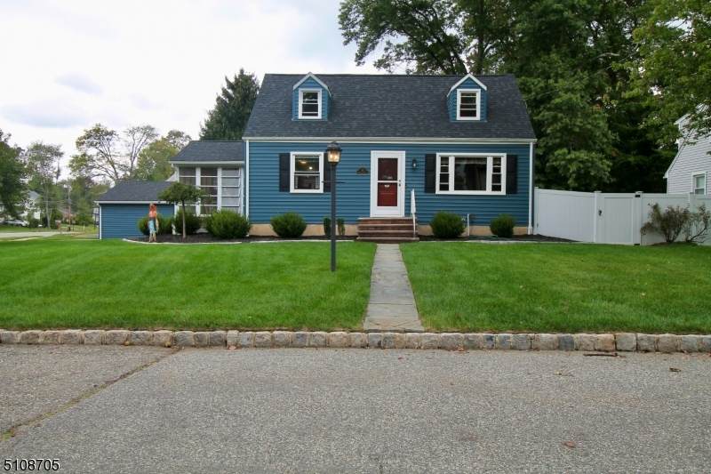 56 Regina Pl - Photo 1