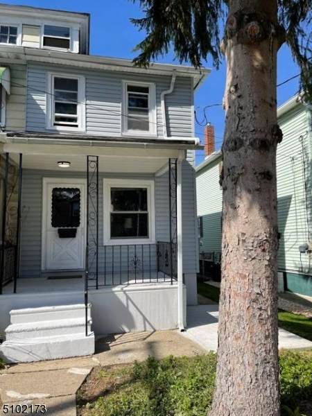 297 Irwin St - Photo 1