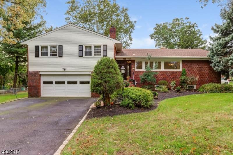 64 Cypress St - Photo 1