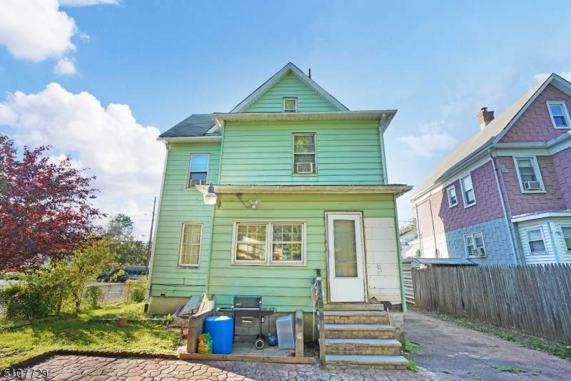 697 W 3Rd St - Photo 1