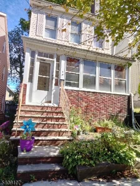 481 Willow St - Photo 1