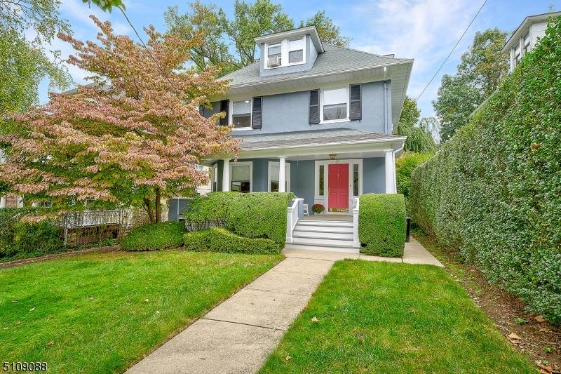 21 Girard Pl - Photo 1