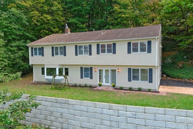 471 E Shore Trl - Photo 1