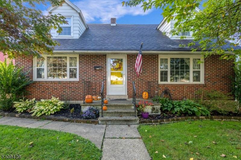 404 Center St - Photo 1