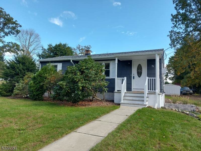 98 Circle Dr - Photo 1