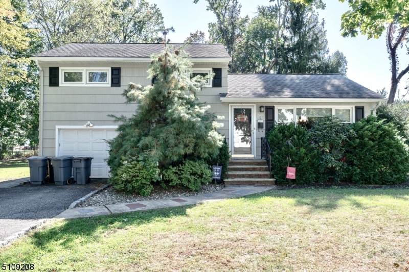 101 Irving Ave - Photo 1