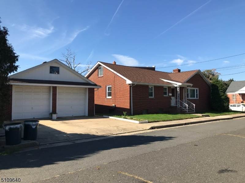 36 Gladys Ave - Photo 1