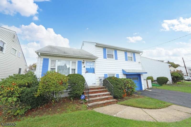 33 Plenge Dr - Photo 1