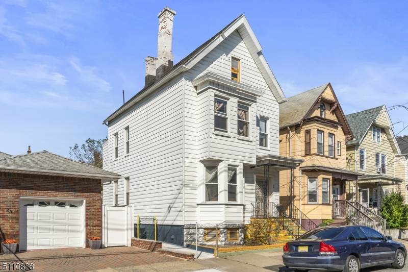 29 Maple St - Photo 1