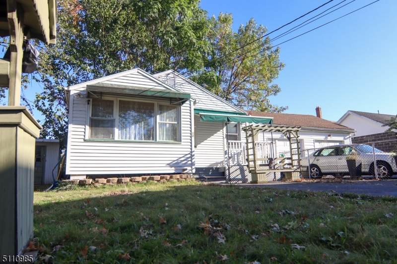 42 Wilber St - Photo 1