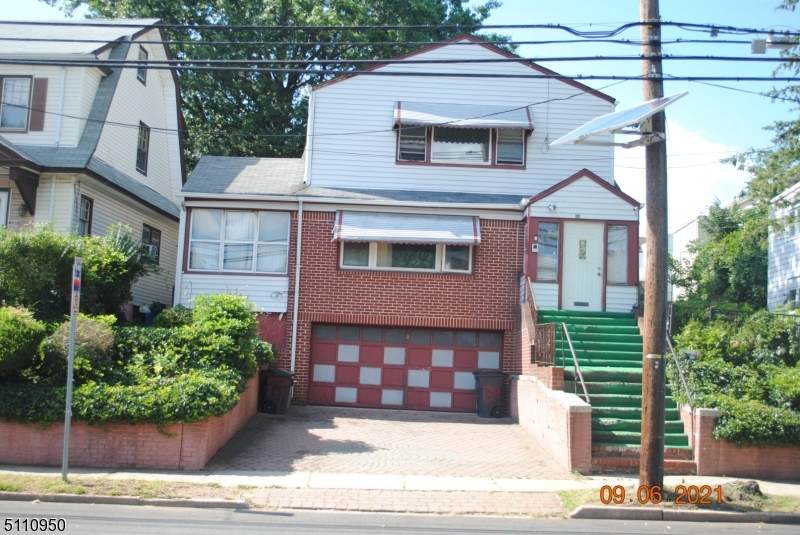 139 Maple Ave - Photo 1