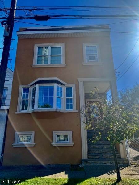 280 Malcolm Ave - Photo 1