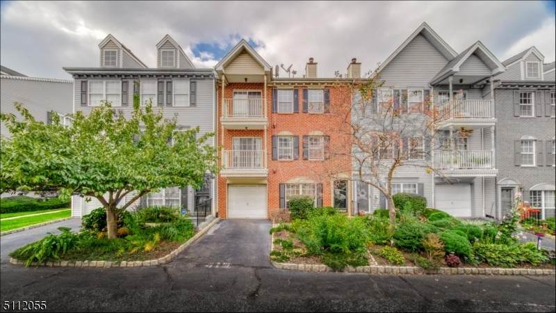 53 Vaughan Dr - Photo 1