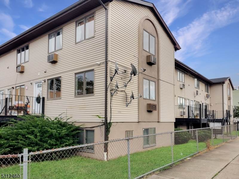 583 Main St - Photo 1