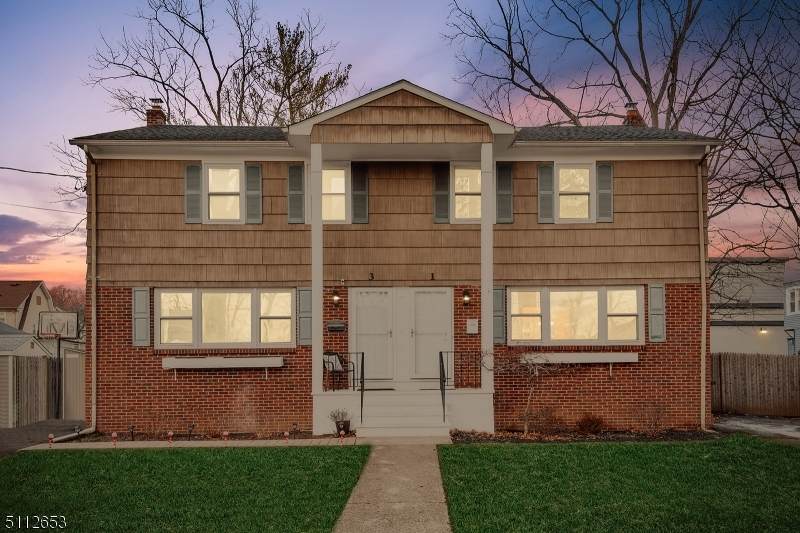 1 Ashwood Ct - Photo 1