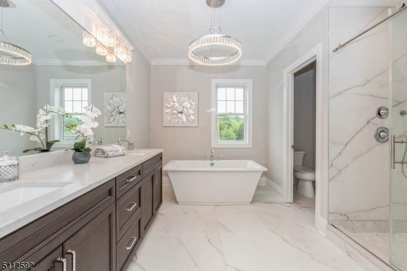 108 Tiffany Way - Photo 1