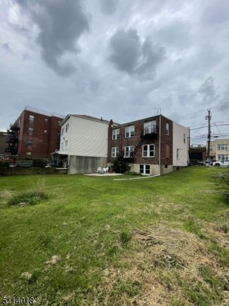 128 Palisade Ave - Photo 1