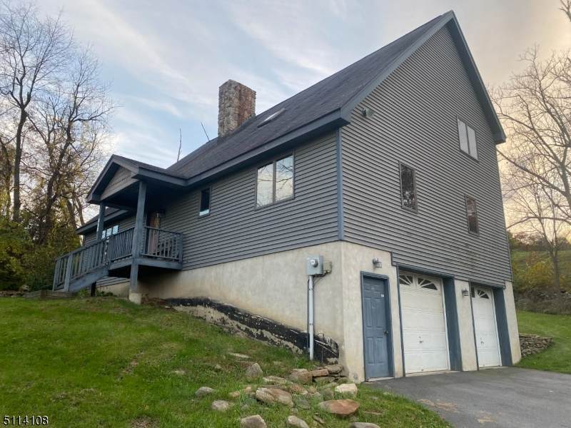 211 Barrett - Photo 1