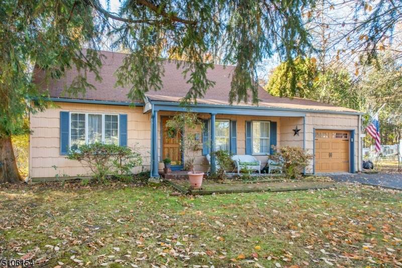 34 Evergreen Dr - Photo 1