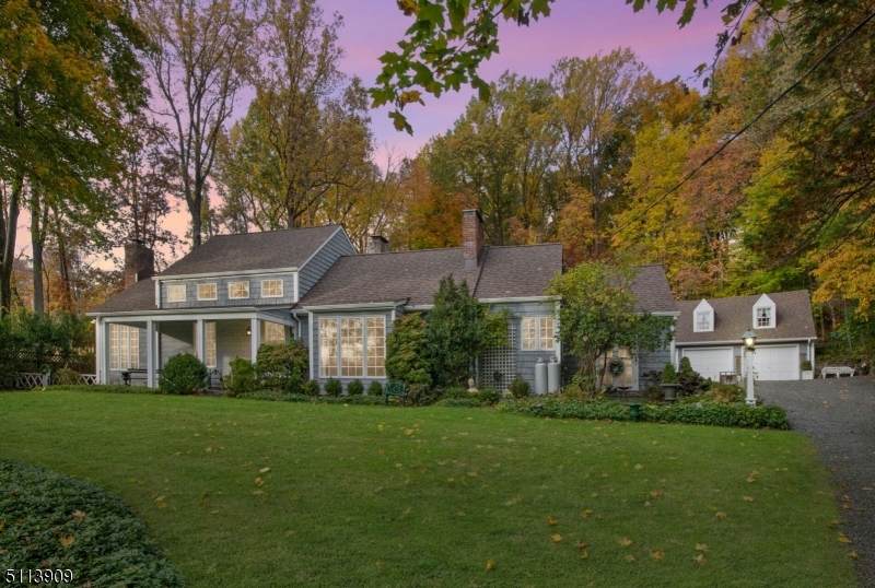 49 Schoolhouse Ln - Photo 1
