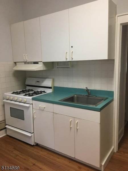 75 Pine St - Photo 1