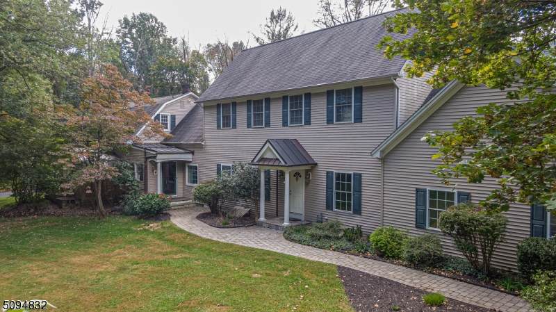 140 Douglas Rd - Photo 1