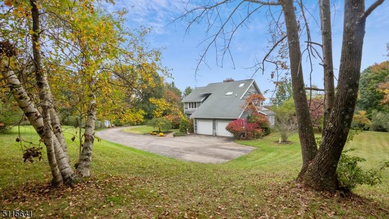 223 Willows Rd - Photo 1