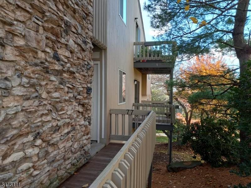 77 Larkin Cir - Photo 1