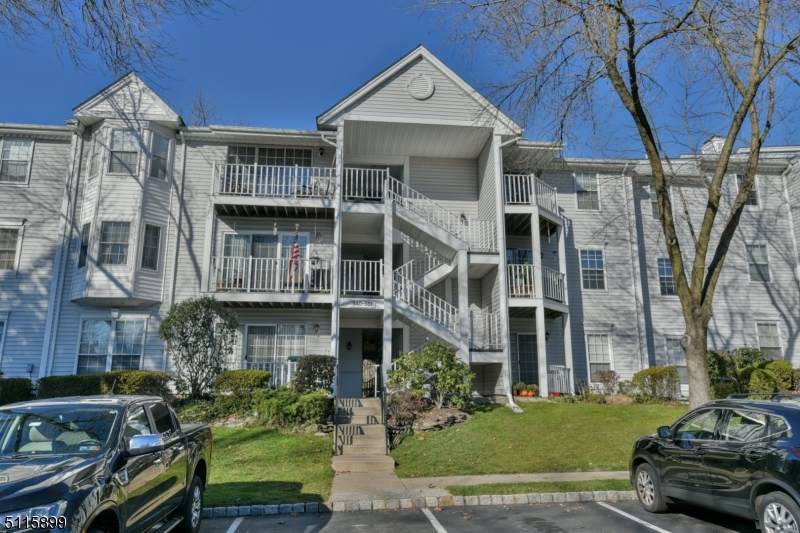 550 Holly Court - Photo 1