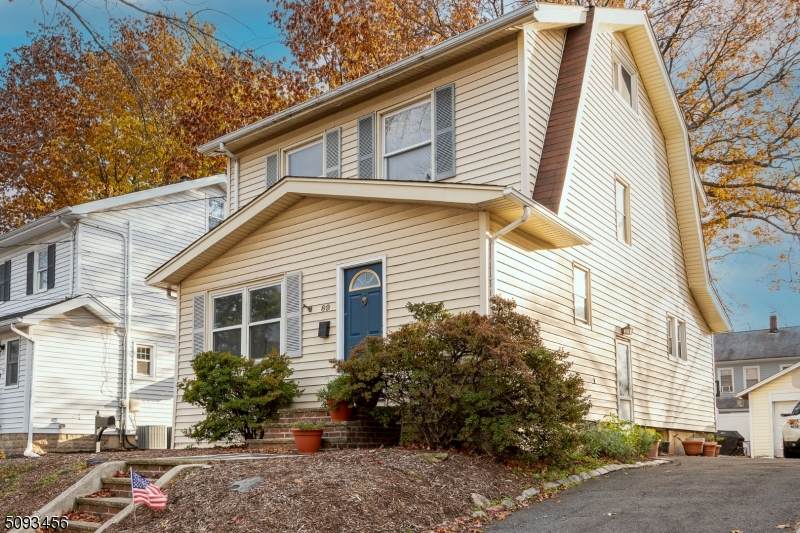 89 Davis Ave - Photo 1