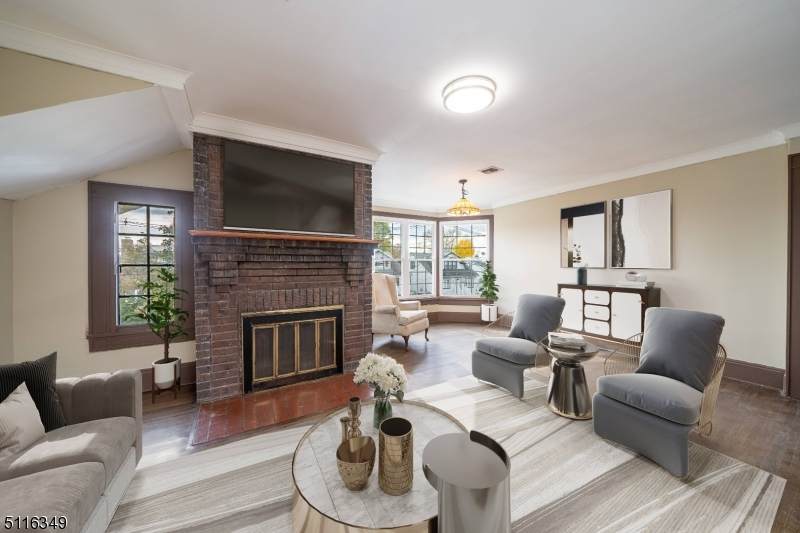274 Crawford Ter - Photo 1