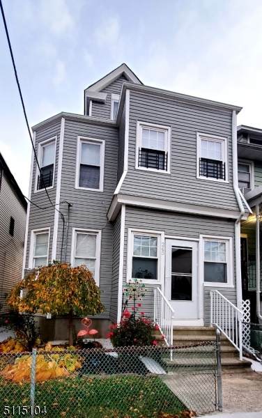 245 Sherman St - Photo 1