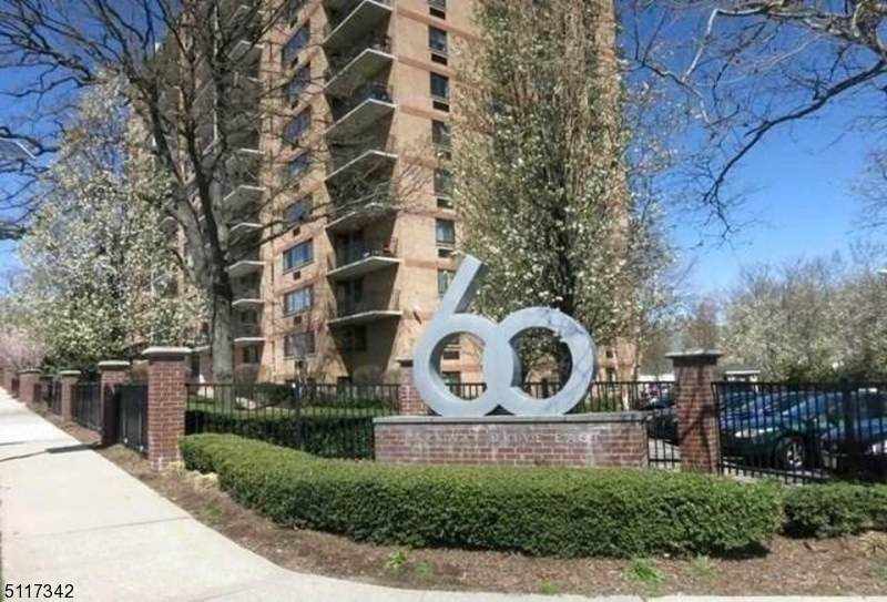 60 Parkway Dr East - Photo 1