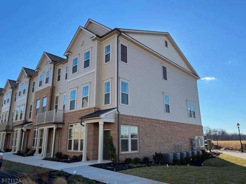 8 S Davenport Street - Photo 1
