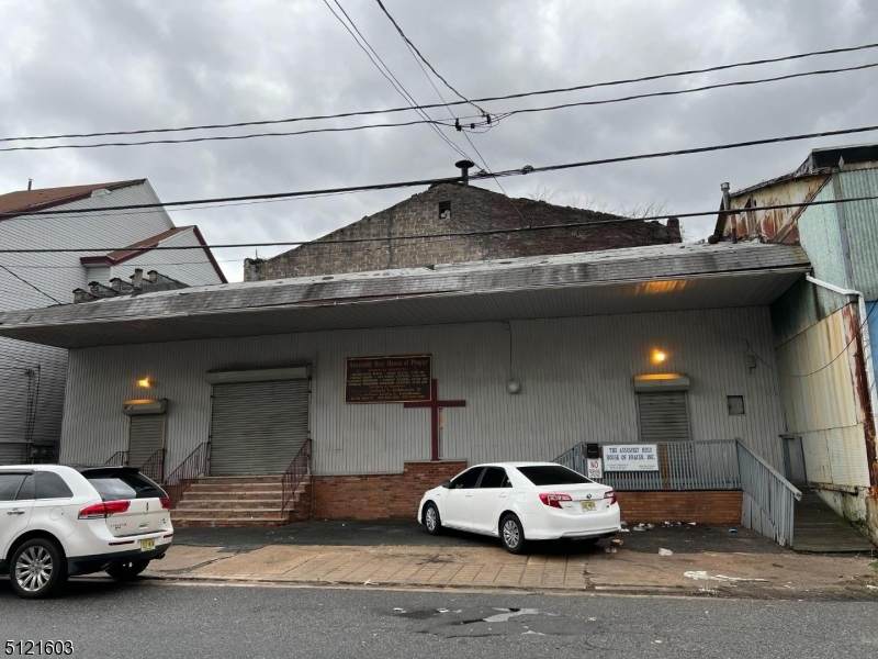 62 Arch St - Photo 1