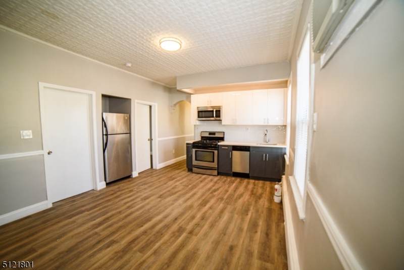 105 23Rd Ave - Photo 1