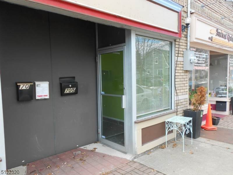 70 Morse Ave - Photo 1
