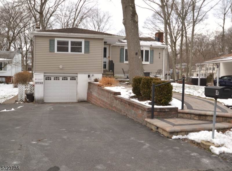 8 Nokomis Ave - Photo 1