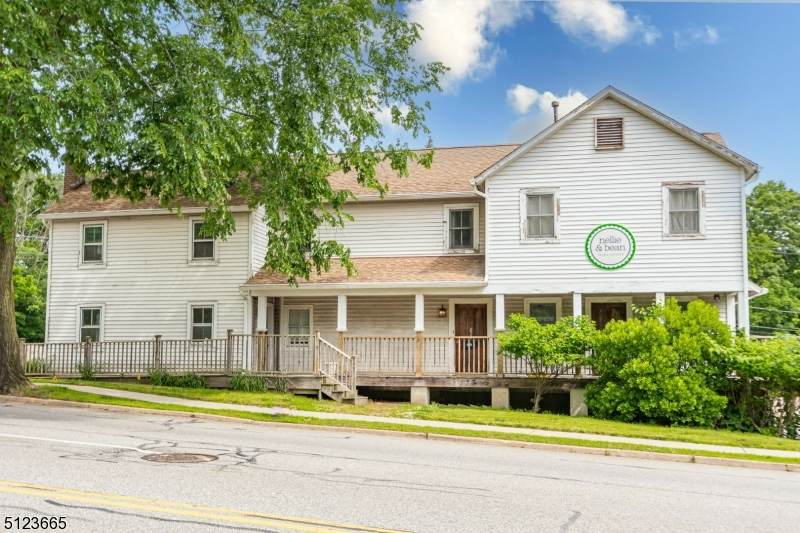 820 Bloomfield Ave - Photo 1