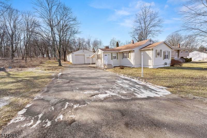 1007 Preakness Ave - Photo 1