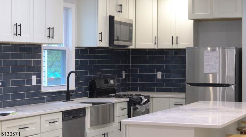 20 Spencer St - Photo 1