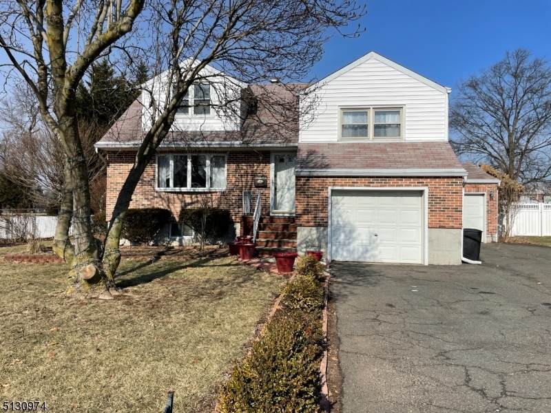 417 S Plainfield Ave - Photo 1