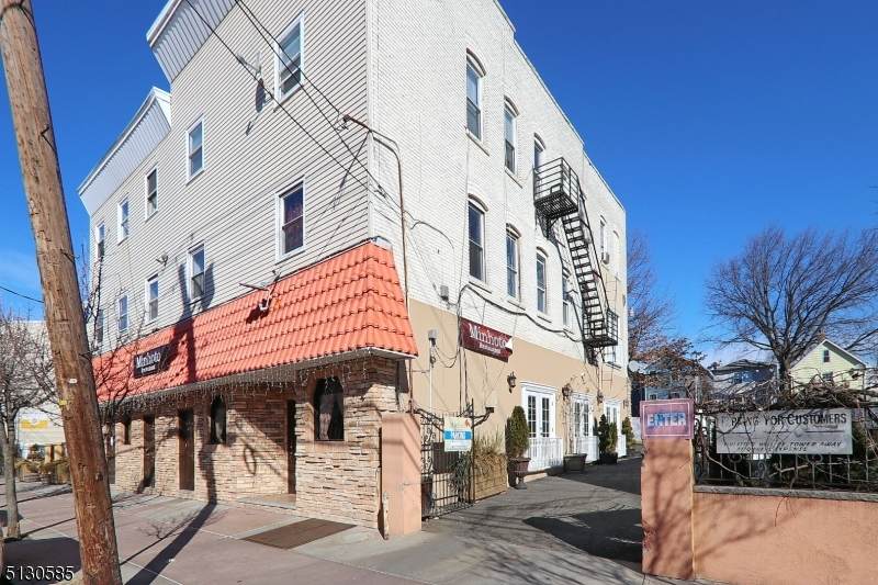 853 E Jersey St - Photo 1