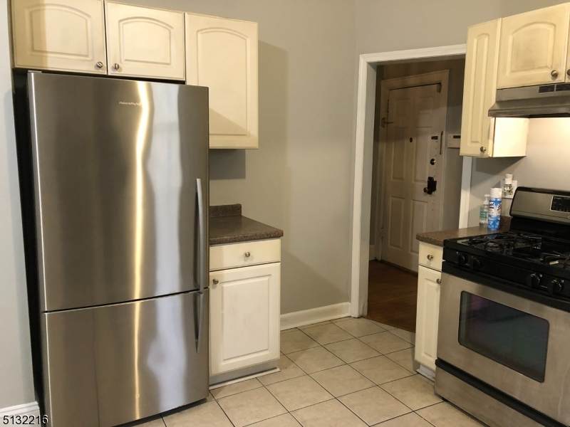107 Kensington Ave, Unit 103 - Photo 1